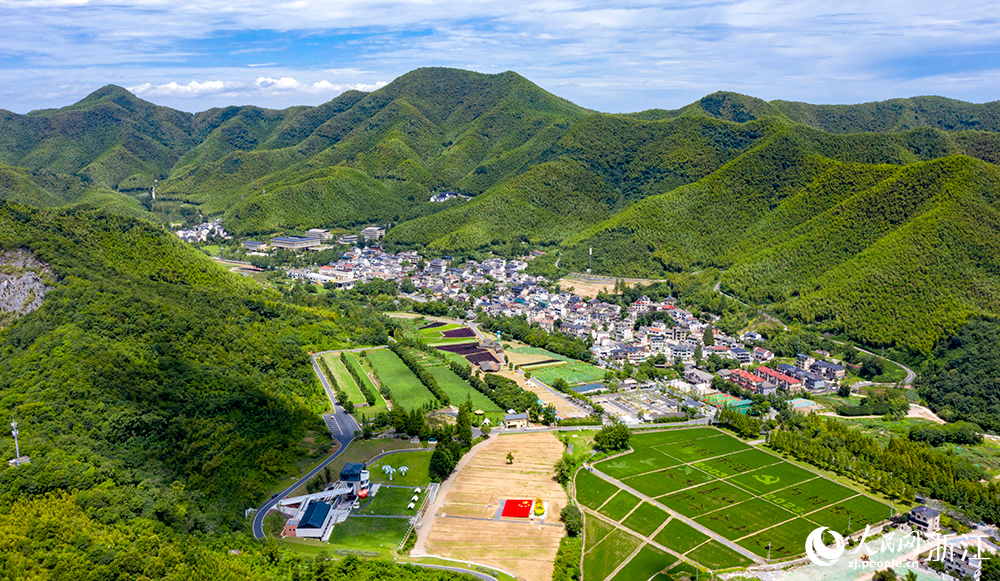 灵山最新动态，温馨日常与友情故事中的村中新闻