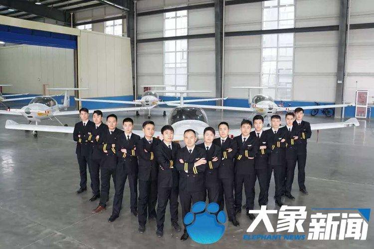最新过胶机长招聘启事